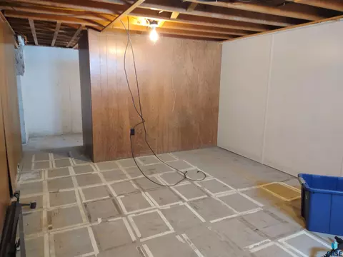 504 E 4th St, Miller, SD 57362 photo 36
