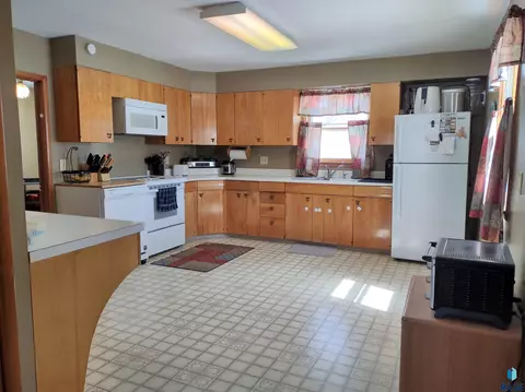 504 E 4th St, Miller, SD 57362 photo 14