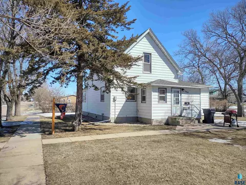 504 E 4th St, Miller, SD 57362 photo 40