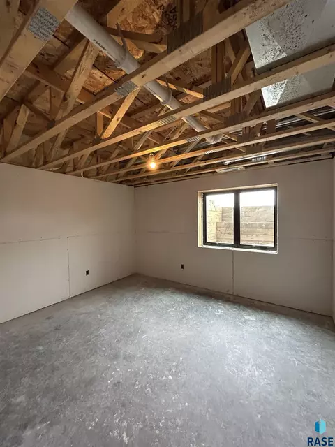 405 Doris Dr, Mitchell, SD 57301 photo 35