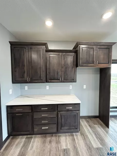 405 Doris Dr, Mitchell, SD 57301 photo 13