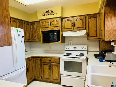 630 Center St, Centerville, SD 57014 photo 2