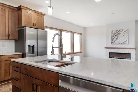 1509 W River Bend Cir, Brandon, SD 57005 photo 9