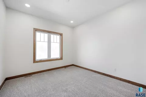 1509 W River Bend Cir, Brandon, SD 57005 photo 17