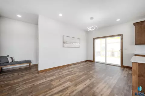 1509 W River Bend Cir, Brandon, SD 57005 photo 11
