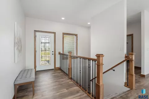 1509 W River Bend Cir, Brandon, SD 57005 photo 2