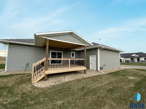 1509 W River Bend Cir, Brandon, SD 57005 photo 31