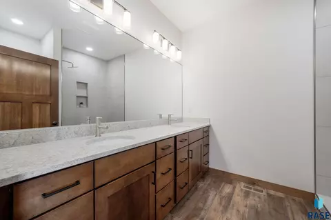 1509 W River Bend Cir, Brandon, SD 57005 photo 15
