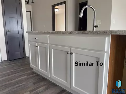 6903 E Brooks Edge Pl, Sioux Falls, SD 57110 photo 8