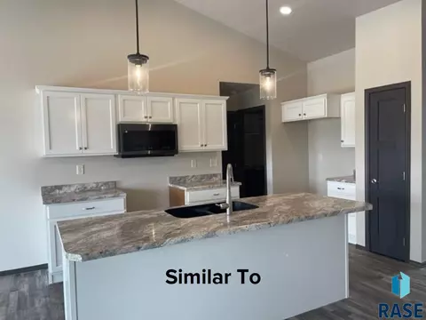 6903 E Brooks Edge Pl, Sioux Falls, SD 57110 photo 4