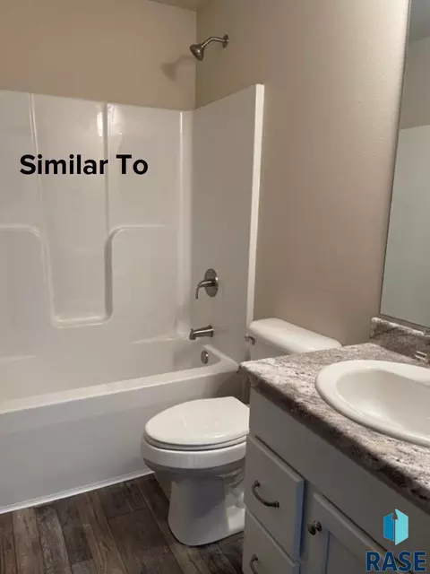 6903 E Brooks Edge Pl, Sioux Falls, SD 57110 photo 10
