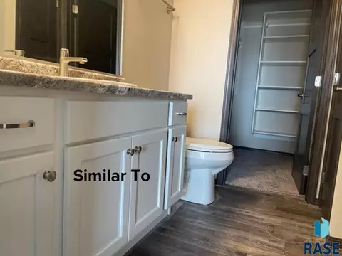 6903 E Brooks Edge Pl, Sioux Falls, SD 57110 photo 12