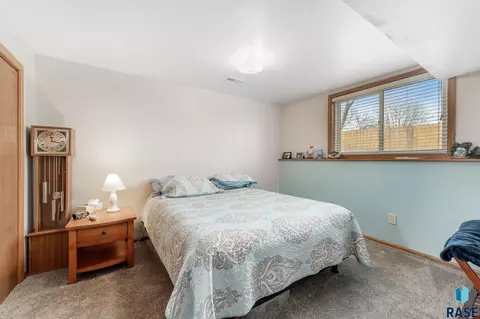 1309 S Risley Cir, Sioux Falls, SD 57106 photo 27