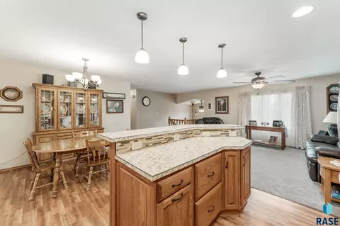 1309 S Risley Cir, Sioux Falls, SD 57106 photo 10