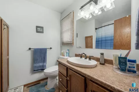 1309 S Risley Cir, Sioux Falls, SD 57106 photo 15