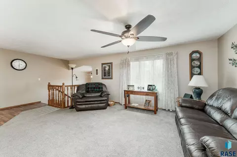 1309 S Risley Cir, Sioux Falls, SD 57106 photo 12