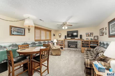 1309 S Risley Cir, Sioux Falls, SD 57106 photo 23