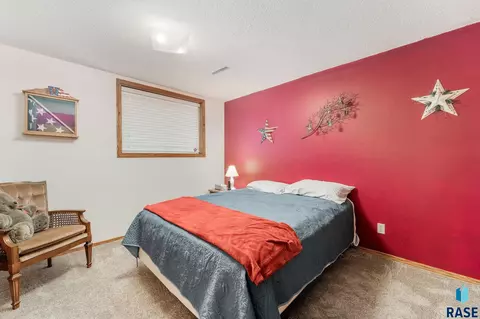 1309 S Risley Cir, Sioux Falls, SD 57106 photo 19