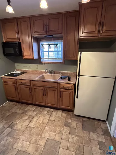 1114 N Summit Ave, Sioux Falls, SD 57104 photo 7
