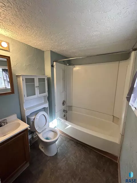 1114 N Summit Ave, Sioux Falls, SD 57104 photo 10
