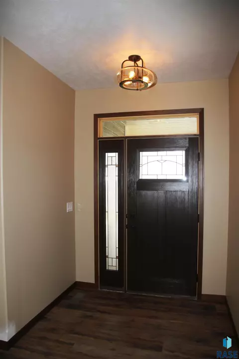 5400 E 65th St, Sioux Falls, SD 57108 photo 2