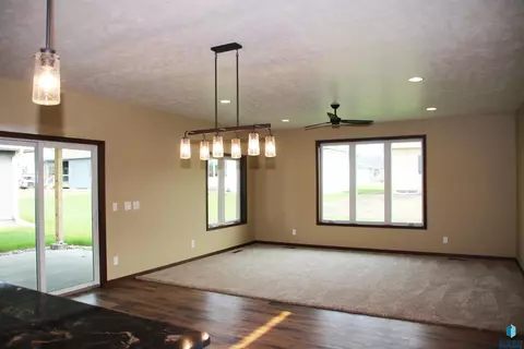 5400 E 65th St, Sioux Falls, SD 57108 photo 4