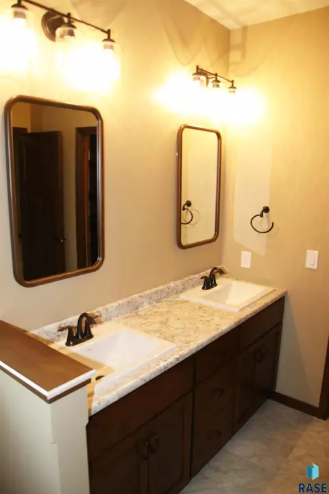 5400 E 65th St, Sioux Falls, SD 57108 photo 10