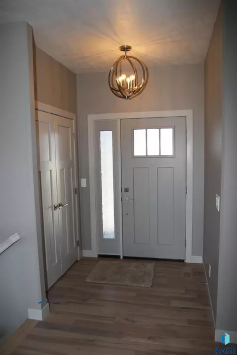 5309 E 64th St, Sioux Falls, SD 57108 photo 2