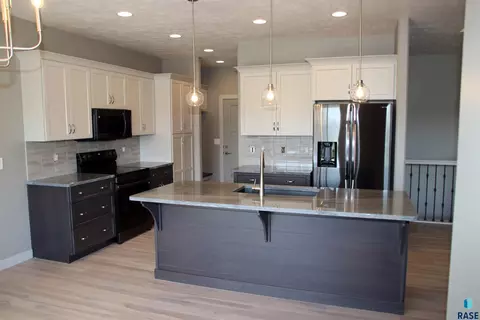 5309 E 64th St, Sioux Falls, SD 57108 photo 4