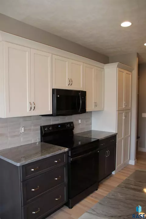 5309 E 64th St, Sioux Falls, SD 57108 photo 5