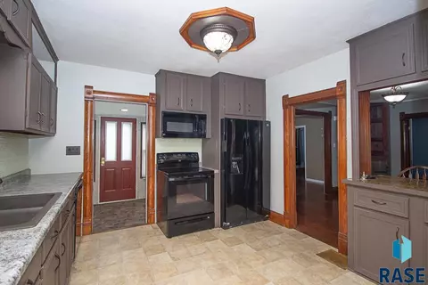 104 E 3rd St, Dell Rapids, SD 57022 photo 11