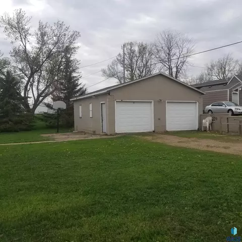 208 E 2nd Ave, Humboldt, SD 57035 photo 3