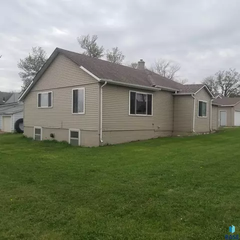 208 E 2nd Ave, Humboldt, SD 57035 photo 2