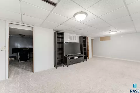 3021 E 18th St, Sioux Falls, SD 57103 photo 16