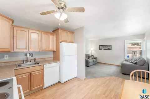 3021 E 18th St, Sioux Falls, SD 57103 photo 13