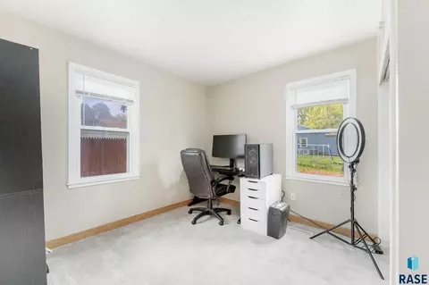 3021 E 18th St, Sioux Falls, SD 57103 photo 6