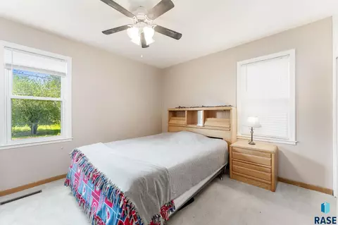 3021 E 18th St, Sioux Falls, SD 57103 photo 4