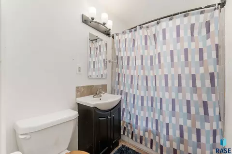 3021 E 18th St, Sioux Falls, SD 57103 photo 8