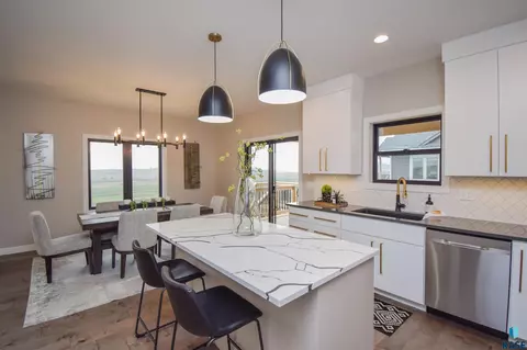 2825 S Moss Stone Ave, Sioux Falls, SD 57110 photo 13