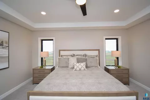2825 S Moss Stone Ave, Sioux Falls, SD 57110 photo 5