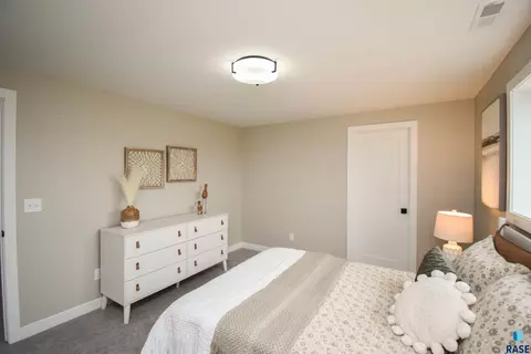 2825 S Moss Stone Ave, Sioux Falls, SD 57110 photo 49