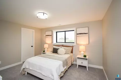 2825 S Moss Stone Ave, Sioux Falls, SD 57110 photo 46