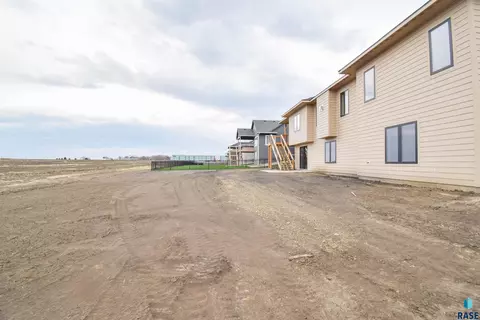 2825 S Moss Stone Ave, Sioux Falls, SD 57110 photo 60