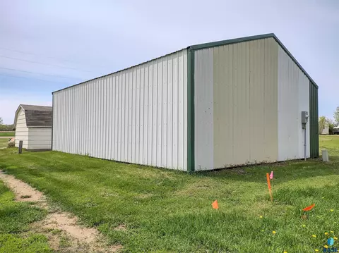 116 E 4th Ave, Miller, SD 57362 photo 17