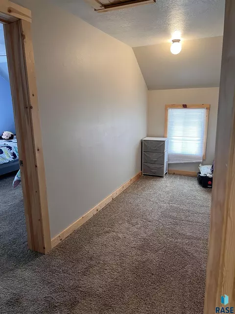 101 E 1st St, Marion, SD 57043 photo 28