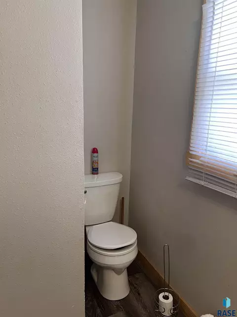 101 E 1st St, Marion, SD 57043 photo 16