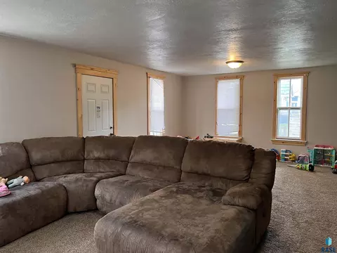 101 E 1st St, Marion, SD 57043 photo 13