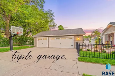 201 E 24th St, Sioux Falls, SD 57105 photo 4