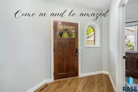 201 E 24th St, Sioux Falls, SD 57105 photo 5
