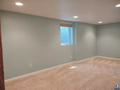 703 E 2nd Ave, Miller, SD 57362 photo 26